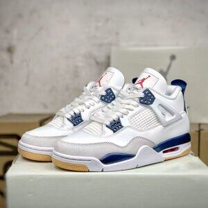 Nike SB x Air Jordan 4 Retro Midnight Navy
